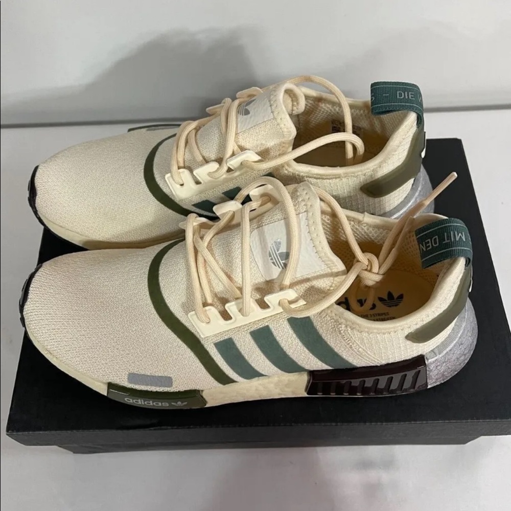 Adidas NMD _R1 Woman’s size 7.5